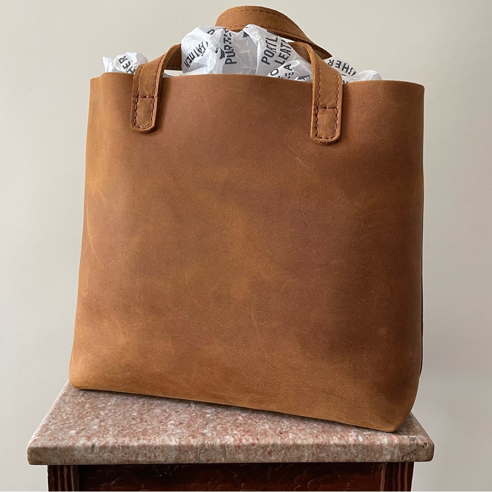 Portland Leather Goods Dakota Medium Crossbody Tote Bag w/ Free Gift - Picture 2 of 10